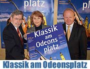 kulturelles Open-Air Highlight. Senta Berger präsentiert am 2. + 3. 07. Klassik am Odeonsplatz 2005 (Foto: Martin Schmitz)