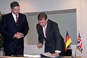 Eintrag ins Gästebuch von Siemens (Foto: Martin Schmitz)