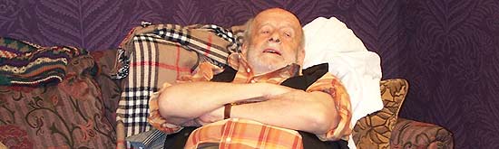 Wolfgang Spier, alias "Fred Kowinsky", spielt ein Ekel mit Herz (Foto: Martin Schmitz)