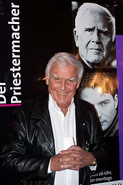 Joachim Fuchsberger ist "Der Pristermacher" (Foto:Martin Schmitz)