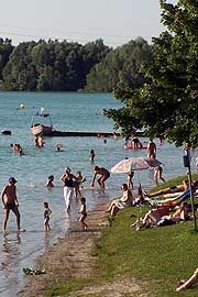 im Sommer gut besucht: der Feringasee (Foto: Martin Schmitz)