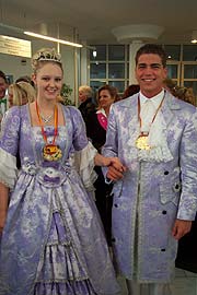 Alex I. sowie Raphaela I, von der Waldburgia Waldkraiburg beim Prinzenpaartreffen in Unterhaching am 2.2.2003 (Foto: Martin Schmitz)