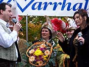 Zum Auftakt auf dem Viktualienmarkt wurde viel gesungen (Foto: Marikka-Laila Maisel)