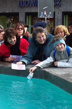 Echtes und falsches Geld liess sich hier  (Foto: Martin Schmitzgut waschen...
