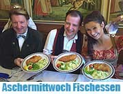 Nicht nur das (jetzt EX-) Prinzenpaar der Narrhalla lässt es sich scmecken: Dutzende Termine zum Thema Fischessen an Aschermittwoch (plus einem zum politischen Ascherdonnerstag) finden sie im Faschingsplaner Terminkalender unter dem 25.02.2004 (Foto: Martin Schmitz)