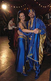 Ea I. und Roy I. führen durch den Würmesischen Fasching 2006 (Foto: Ingrid Grossmann)