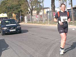 Schlußläuferin in Höhe Berg am Laim (Nr. 825)