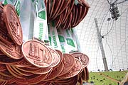 Ziel aller Läufer: die Medaille (Foto: Martin Schmitz)