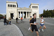 Fotos vom Königsplatz (Foto: Ingrid Grossmann)