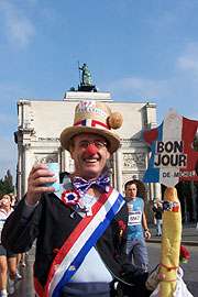 Vorab Info: 251 Fotos von km7 am Siegestor (Wasserstelle) kommen heute nachmittag ins Netz (Foto: Martin Schmitz)