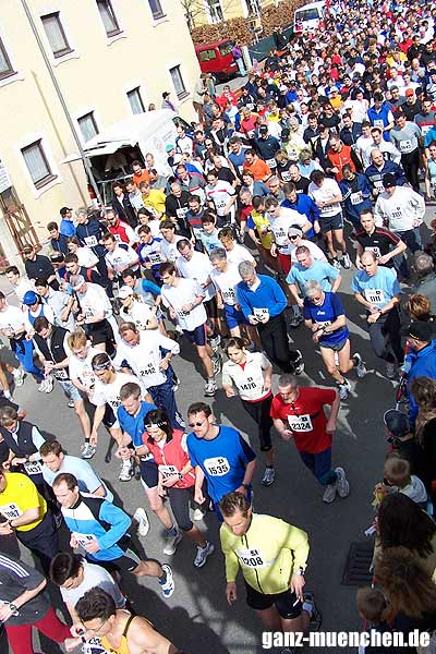 Start des 18. Forstenrieder Volkslaufes 2004, Startfoto 08 (Foto: Martin Schmitz)