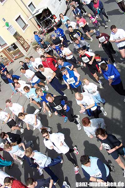 Start des 18. Forstenrieder Volkslaufes 2004, Startfoto 15 (Foto: Martin Schmitz)