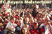 Mit dem Deutschen Meister FC Bayern meisterlich feiern: am Samstag im Stadion und auf dem Marienplatz (Foto: Martin Schmitz)