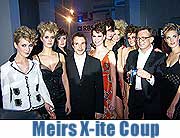 Star-Friseur Gerhard Meir durchkämmt die Warenwelt und testet live in seinem Salon „LE COVP“ in München eine ganz neue Form von Kreditkarte: Modenschau und Deutschland-Premiere der neuen X-ite Card (Foto: Martin Schmitz)