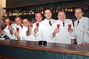 Schumanns eingespielte Barcrew (Foto: Marikka-Laila Maisel)
