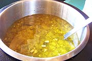 Mit Hühnersuppe begann alles (Foto: Martin Schmtiz)