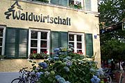 Die Waldwirtschaft Großhesselohe "Wawi" (©Foto: Martin Schmitz)