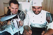 Metin Cales (rechts) Foto: Cafe Kubitscheck