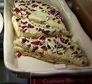 Cranberry Bliss Bars mit zartem Ingwer-, Orangenaroma /Foto: Martin Schmitz)