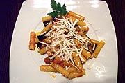 Gyoia - natürlich auchmit Pasta (Foto: Martin Schmitz)