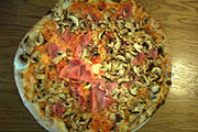 Pizzen aller Art im Sinanas (Foto: Martin Schmitz)