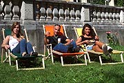 auf den Liegestühlen einen Cocktail geniessen (Foto: Martin Schmitz)