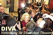 Um Lauren Bacall raufte sich die Presse beim DIVA Verleihung (Foto: Martin Schmitz)