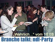 Aufmarsch der Serienstars beim ndf-After Work im 8Seasons. "Wahrlich..." berichtet (Foto: Martin Schmitz)