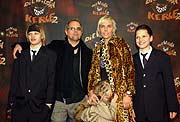 Familie Ochsenknecht bei der Premiere der Wilden Kerle2. (V.L.) Wilson Gonzalez Ochsenknecht, Uwe Ochsenknecht, Natascha Ochsenknecht mit Töchterchen Chayenne und Jimi Blue Ochsenknecht