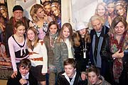 Gruppenfoto der Darsteller (Foto :Martin Schmitz) 