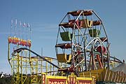 alt und neu nebeneinander auf der Wiesn 2002 (Bild: Martin Schmitz)
