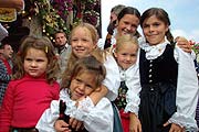 Kinder vorm Käfer (Foto: Martin Schmitz)