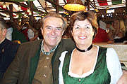 Paulaner Marketing Chef Aschberger mit Frau (Foto: Martin Schmitz)
