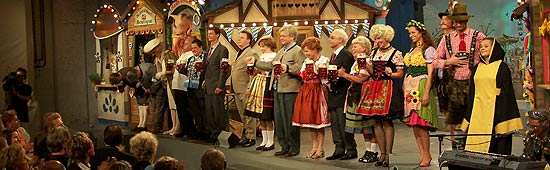 Sauber eing'schenkt - das Promi derbleckn von BR und Hacker-Pschorr am 14.09.2005 in der Reithalle (Foto. Martin Schmitz)