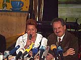 Pressekonferenz in Bodos Cafezelt