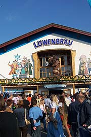 Löwenbräu Festhalle auf dem Oktoberfest (©Foto: Martin Schmitz)