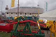 Blick vom ZLF auf die Wiesn-Rückfront