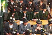 in Tracht