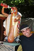 auch Hot Dogs gibts (Bild: Martin Schmitz)