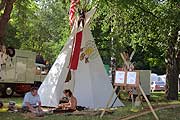 Tipi und Indianerkunst (Bild: Martin Schmitz)