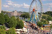 Blick aufs Sommerfest (Bild: Martin Schmitz)