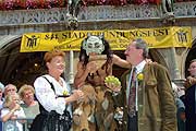 OB Ude & Fremendenverkehrsamtschefin Weißhäupl (Bild: Martin Schmitz)