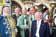 Wiesnwirte & Co auf der Bühne