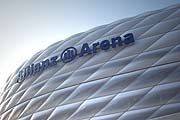 Allianz Areana von außen - jetzt mit Schriftzug (Foto: Martin Schmitz)