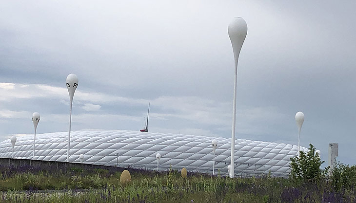 der Münchner Austragungsort Allianz Arena wird während der Fußball EURO 2024 neutral umgetauft in MUNICH FOOTBALL ARENA  (©Foto: Martin Schmitz) 