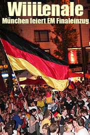 München feierte auf der Leopoldstraße den deutschen Einzug ins Finale der EM 2008 (Foto: MartiN Schmitz)