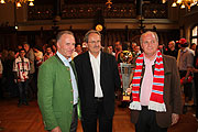 Willy Astor begleitete den "Stern des Südens" Fangesang (Foto: Martin Schmitz)