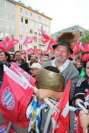 Fans 2017 auf dem Marienplatz bei der Miesterfeier (©Foto. Martin Schmitz)