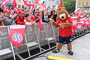 Fans 2017 auf dem Marienplatz bei der Miesterfeier (©Foto. Martin Schmitz)