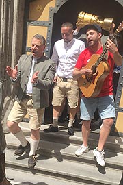 Fans 2017 auf dem Marienplatz bei der Miesterfeier (©Foto. Martin Schmitz)